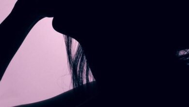 تفسير حلم رؤية خيانة الحبيب للعزباء