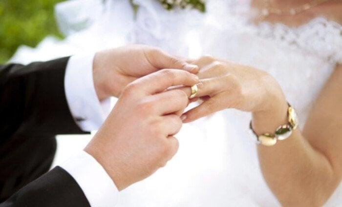 a62397 - تفسير حلم الزواج للرجل المتزوج من امرأة يعرفها