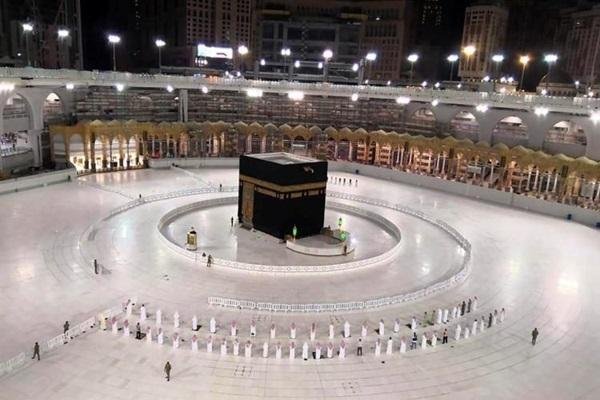8 25A1.jpg6729515271359 - تفسير حلم المطر في الحرم المكي للمتزوجة